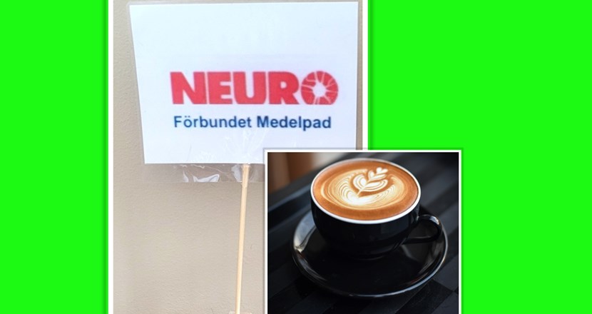 Fotokolage. Skylt med Neuro Medelpads logga. Neuro i röd text och Förbundet Medelpad i blå text. Skylten har vit bakgrund. En kaffekopp med en blomma i skummad mjölk. Koppen är svart.