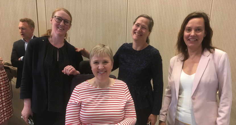 gruppbild på utredaren och neuros representanter