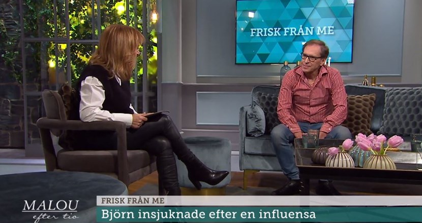 Malou  i tv4 intervjuar Björn Eklund, de sitter i hemtrevlig studio med soffa och fåtölj