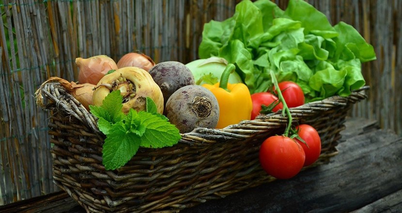 Bild från Neuro Degerfors-Karlskoga. En korg med grönsaker.