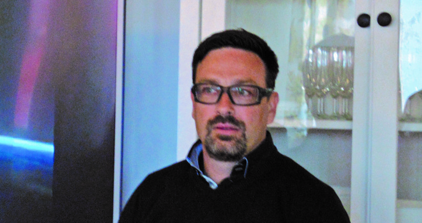 Kent Revedal under föreläsning på Strannegården