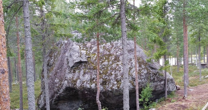 Stora stenen Ett flyttblock som inlandsisen släppte från sig när den drog sig tillbaka 