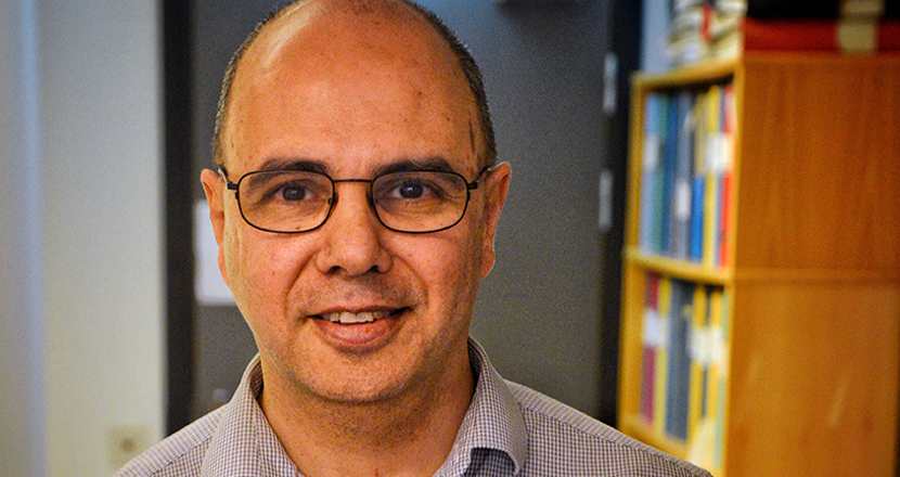 Porträtt på Rayomand Press. Foto.