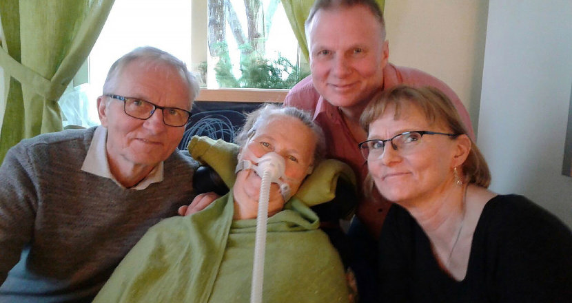 Britt-Christine Abrahamsson Arnesson har andningshjälp via syrgasmarsk.