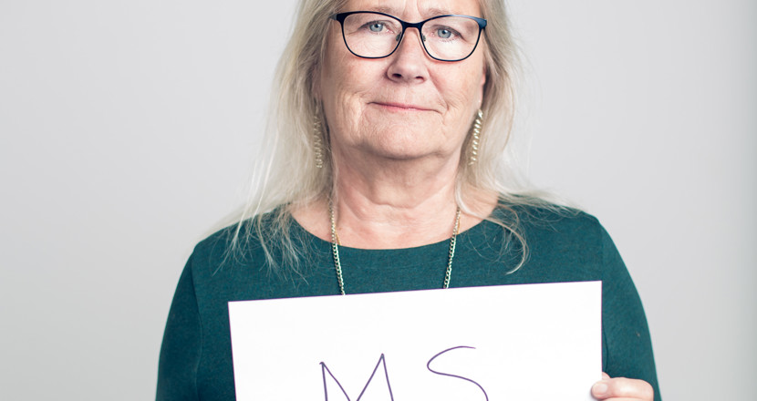 Maria Sverker med skylt 