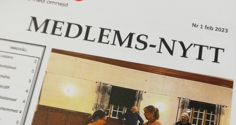 Ett par som dansar rullstolsdans, på framsidan av vårt Medlems-nytt nr 1 2023. Foto.