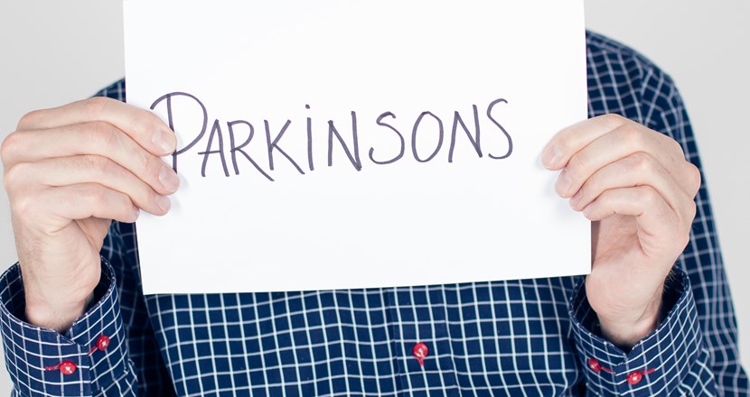 En skylt med texten Parkinsons. Foto.