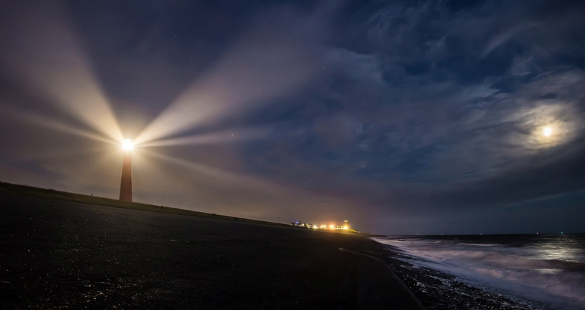 Fyr som lyser på natten