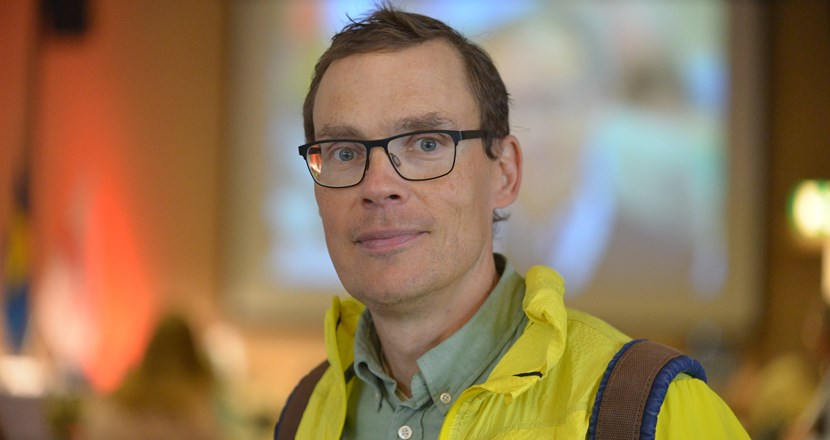 Fredrik Piehl i gul jacka. Foto Håkan Sjunnesson