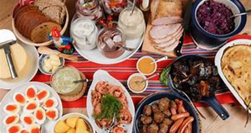 Julbord med mycket god mat