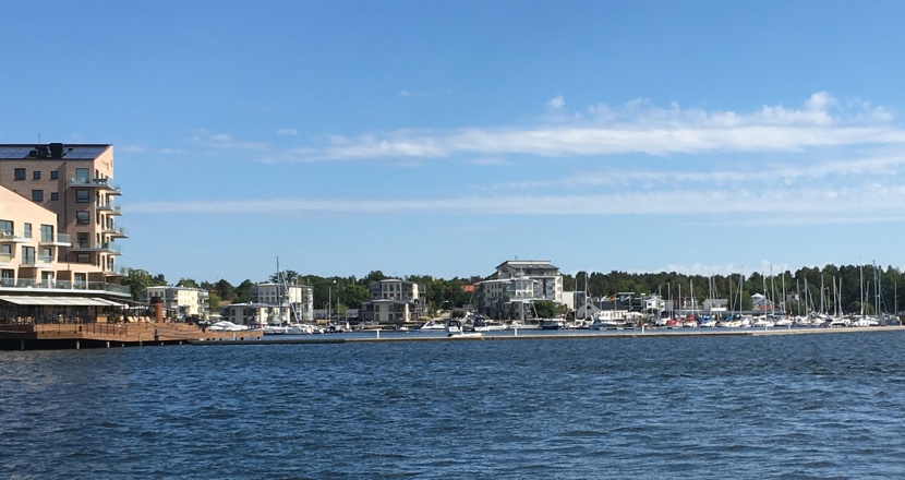 Vy in mot hamnen i Västervik
