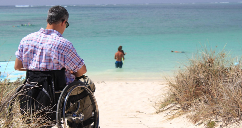 Rullstol tvekar att åka ner på strand